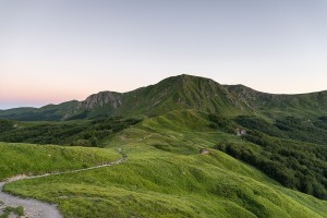 1280px-Monte_Cipolla_-_Ligonchio,_Reggio_Emilia,_Italy_-_June_30,_2018